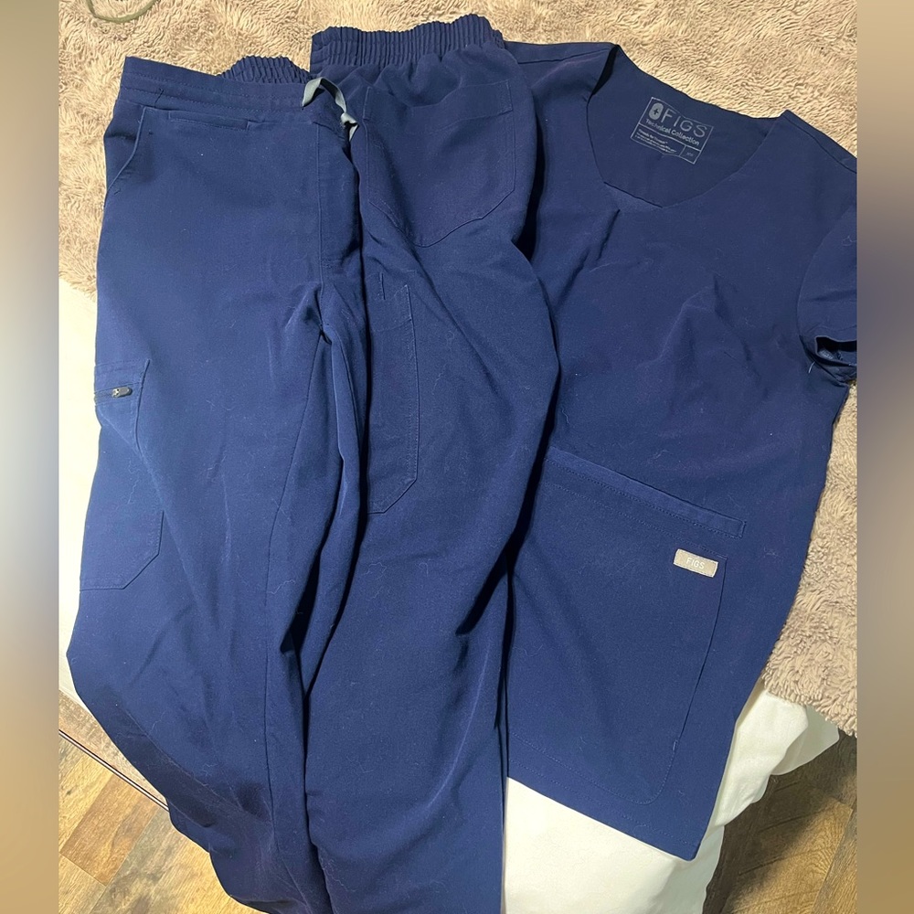 FIGS navy scrubs